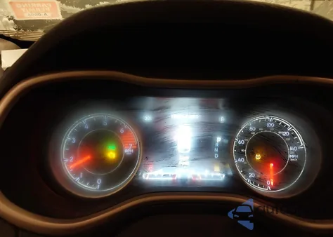 2016 Jeep Cherokee Limited z USA, uszkodzony, nr VIN 1C4PJMDB6GW294428